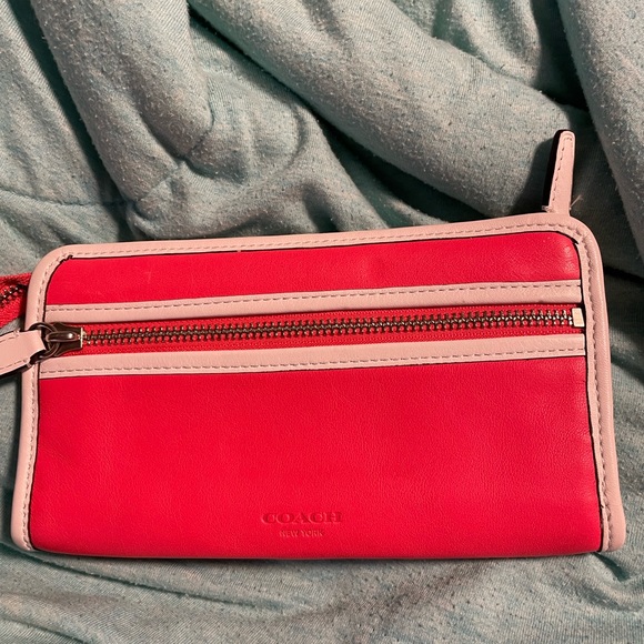 Coach - Picture 2 of 3